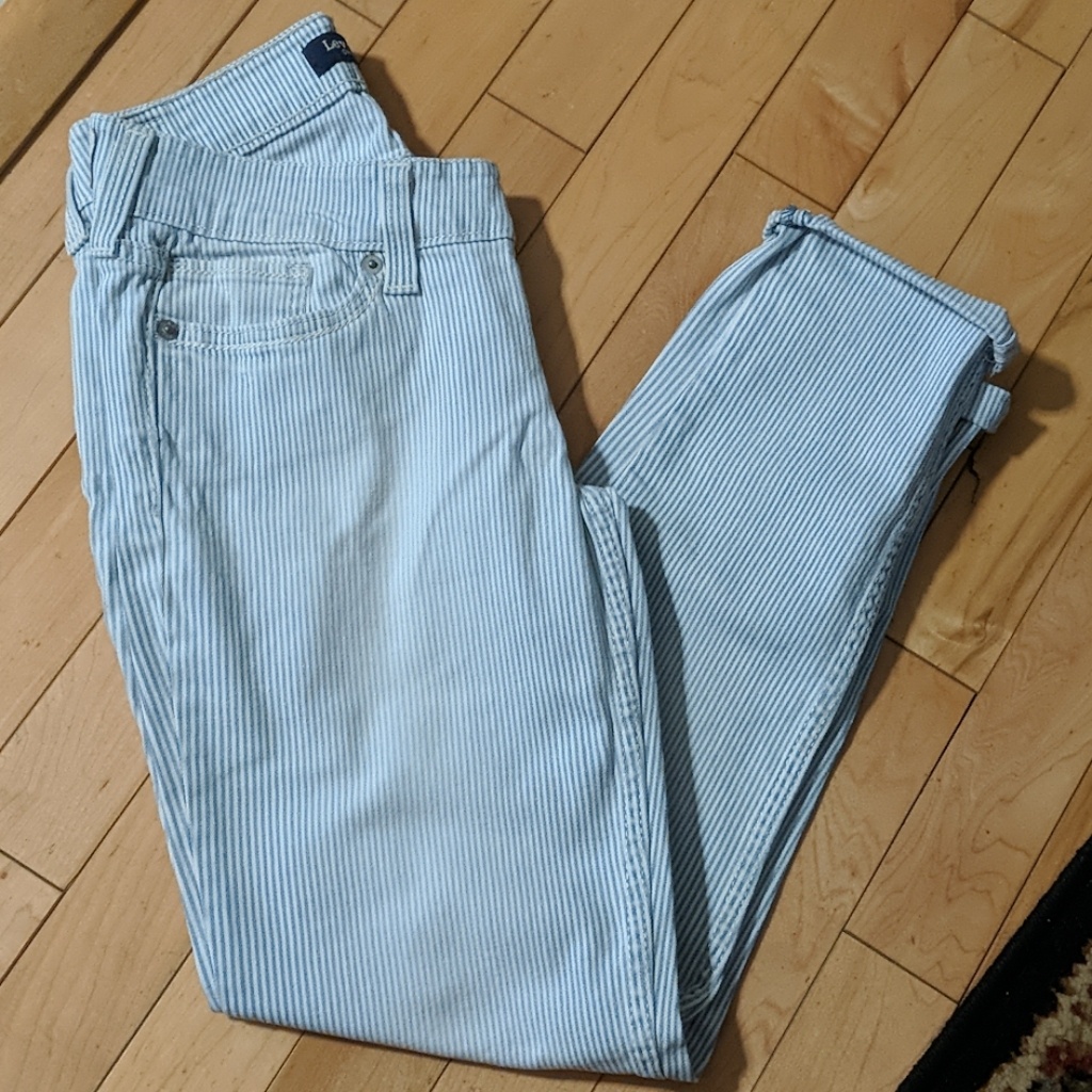Levi's Capris